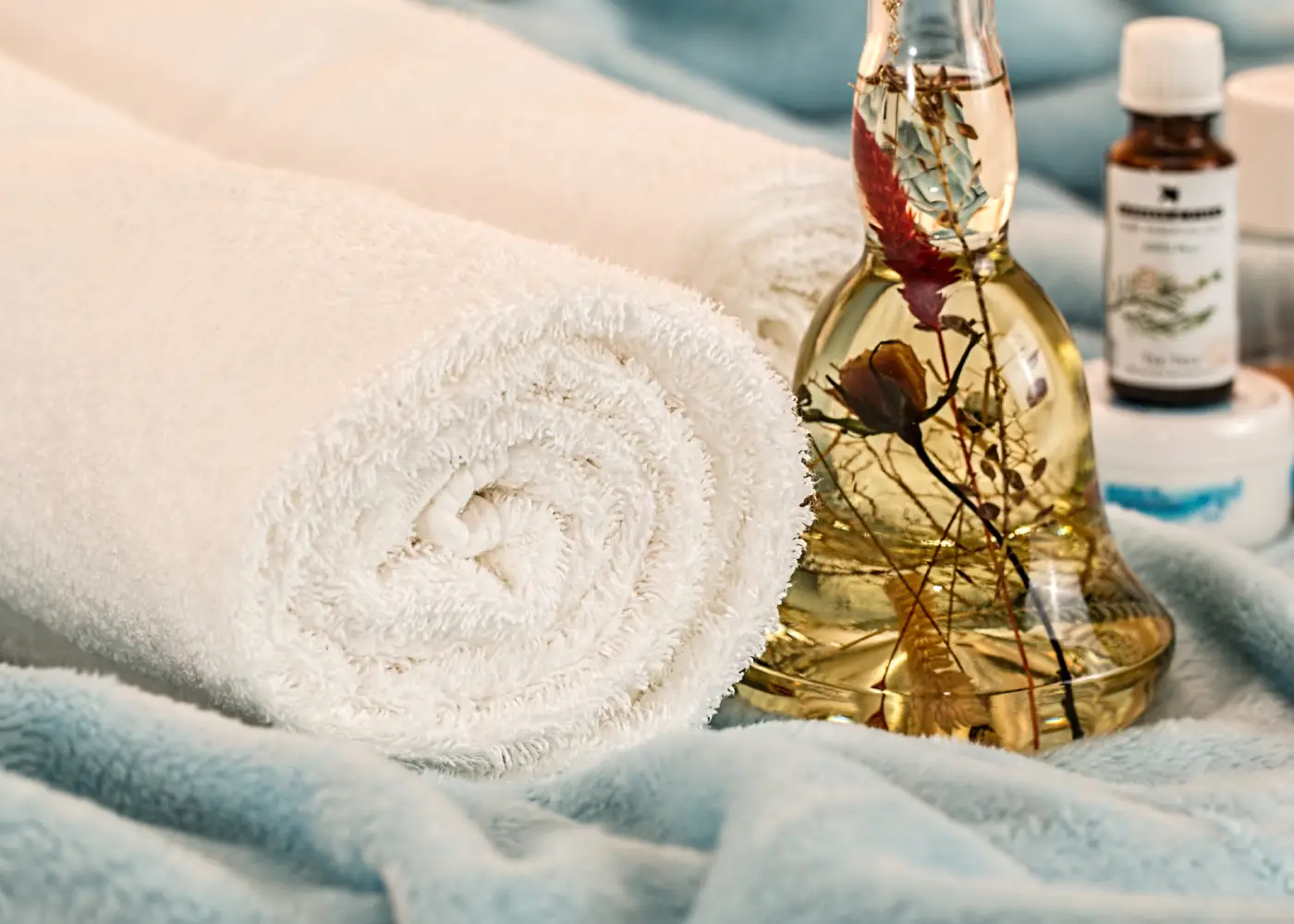 Aromatherapy for Better Sleep: What Works?